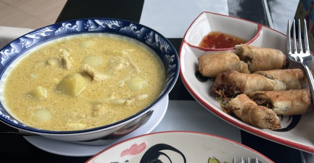 Photo of yellow curry in Phuket taken by the author. Photo used in the author's article about best insider travel tips.